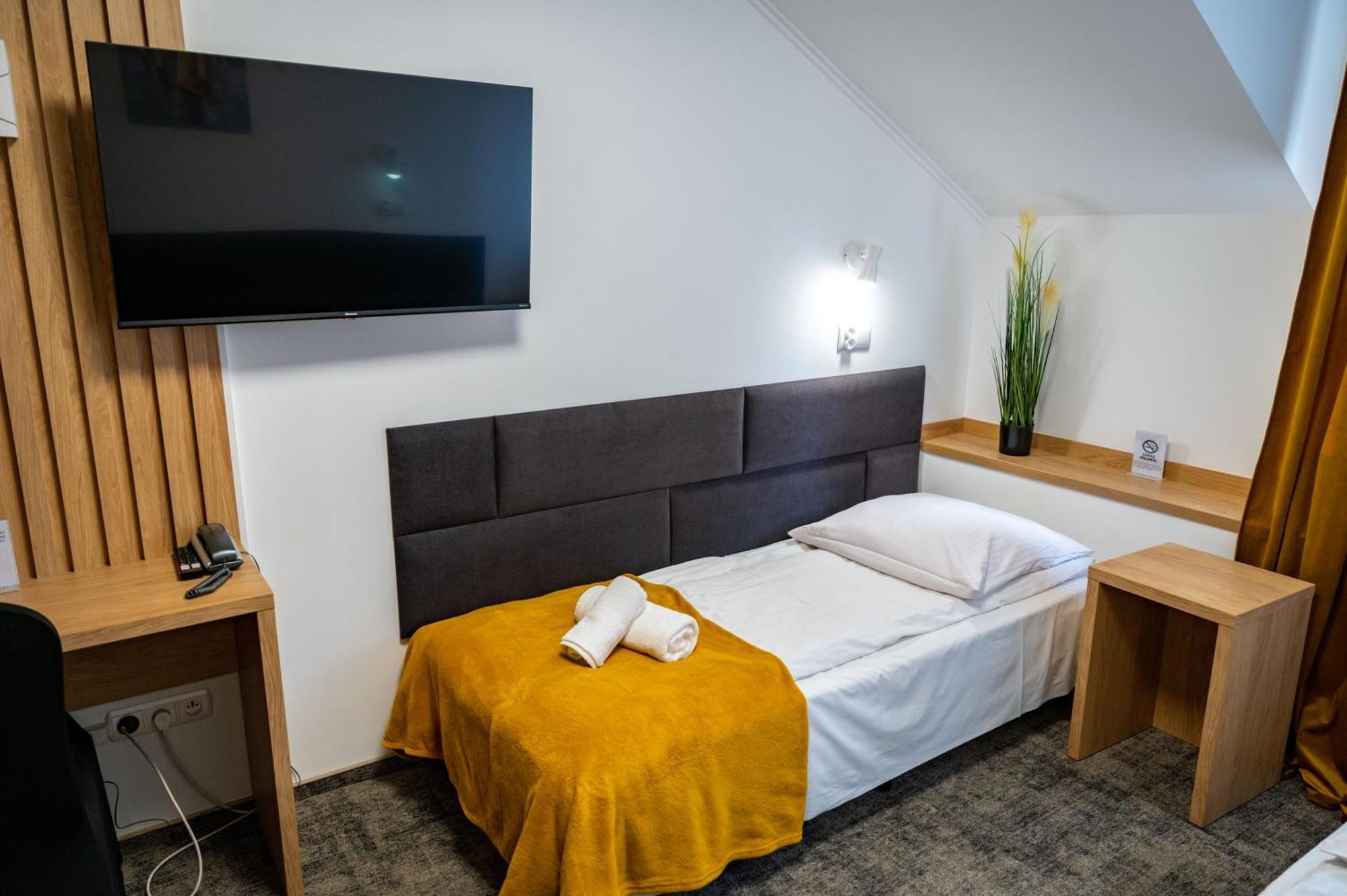 Hotel Duet Хелм Экстерьер фото