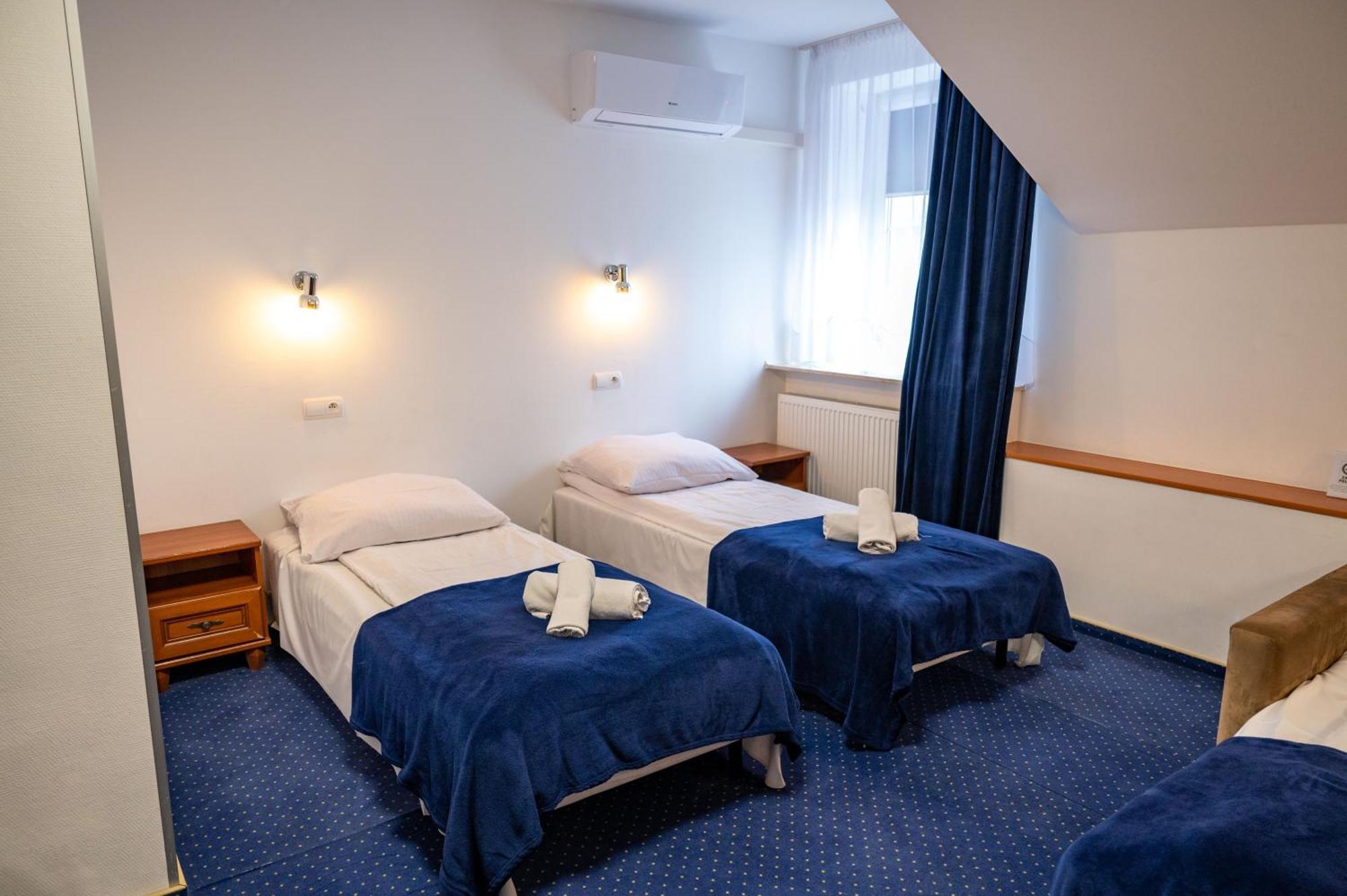 Hotel Duet Хелм Экстерьер фото