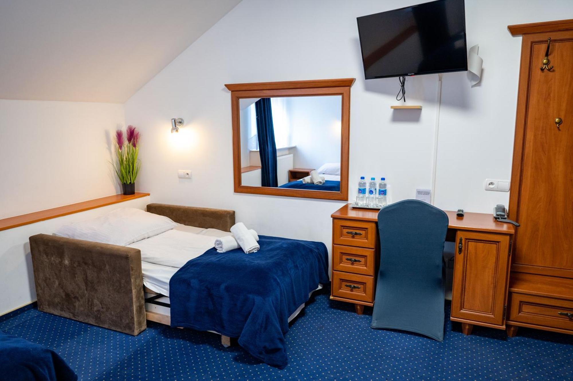 Hotel Duet Хелм Экстерьер фото