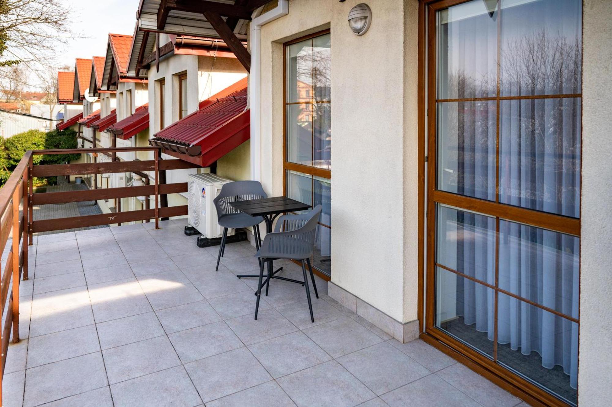 Hotel Duet Хелм Экстерьер фото