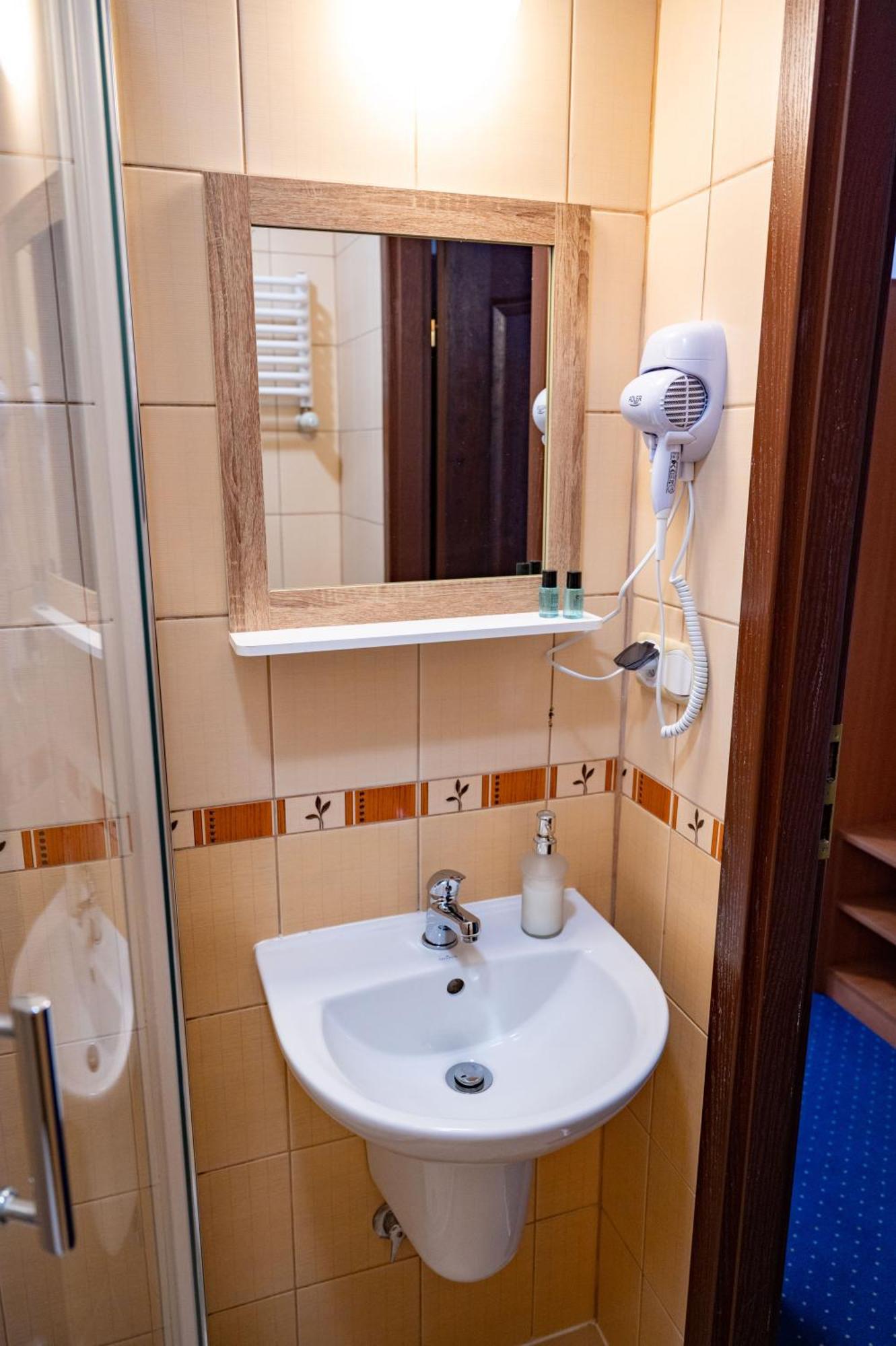 Hotel Duet Хелм Экстерьер фото