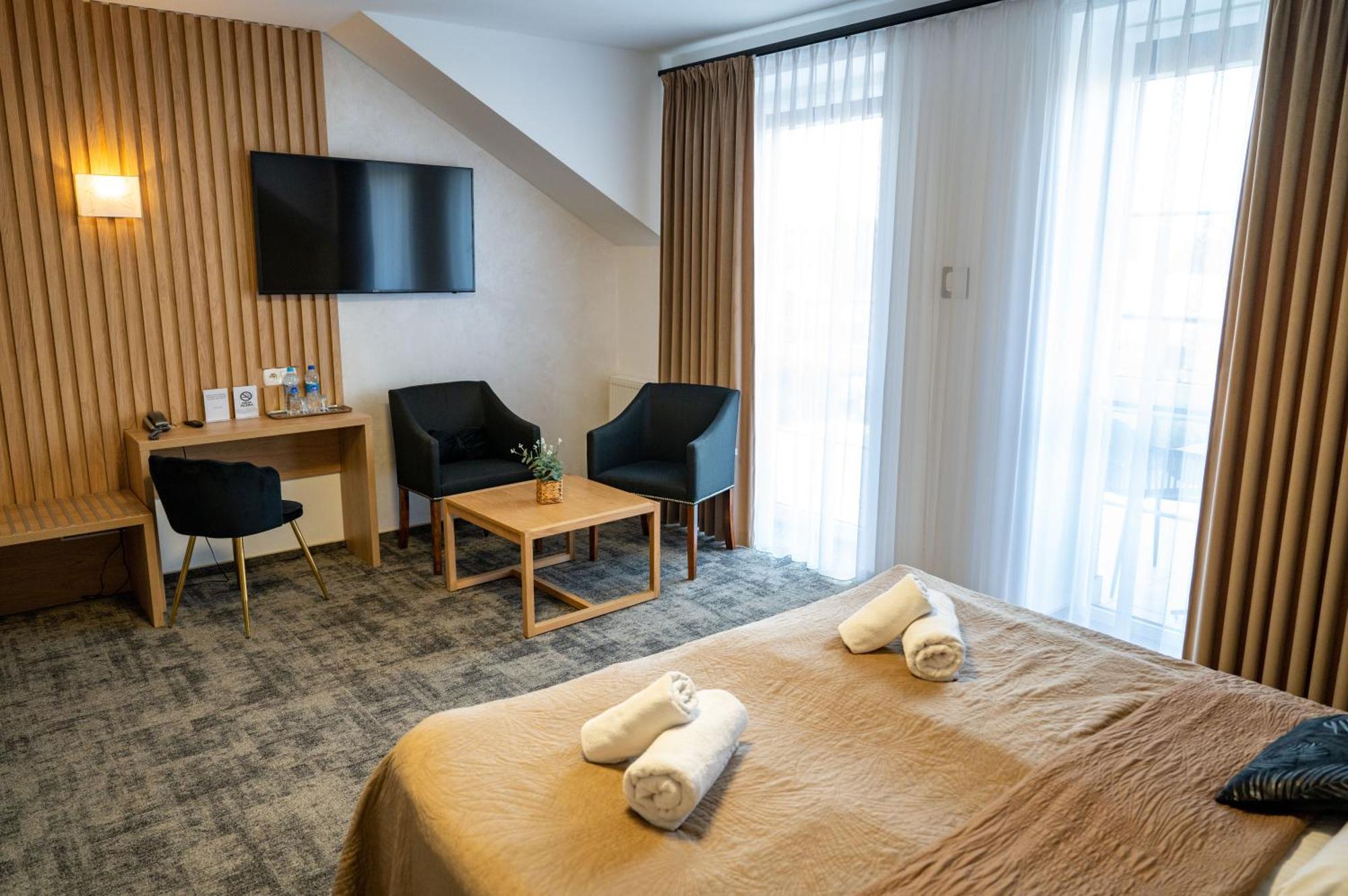 Hotel Duet Хелм Экстерьер фото