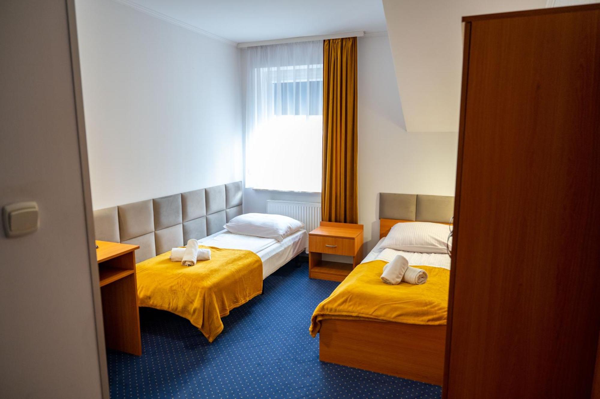 Hotel Duet Хелм Экстерьер фото