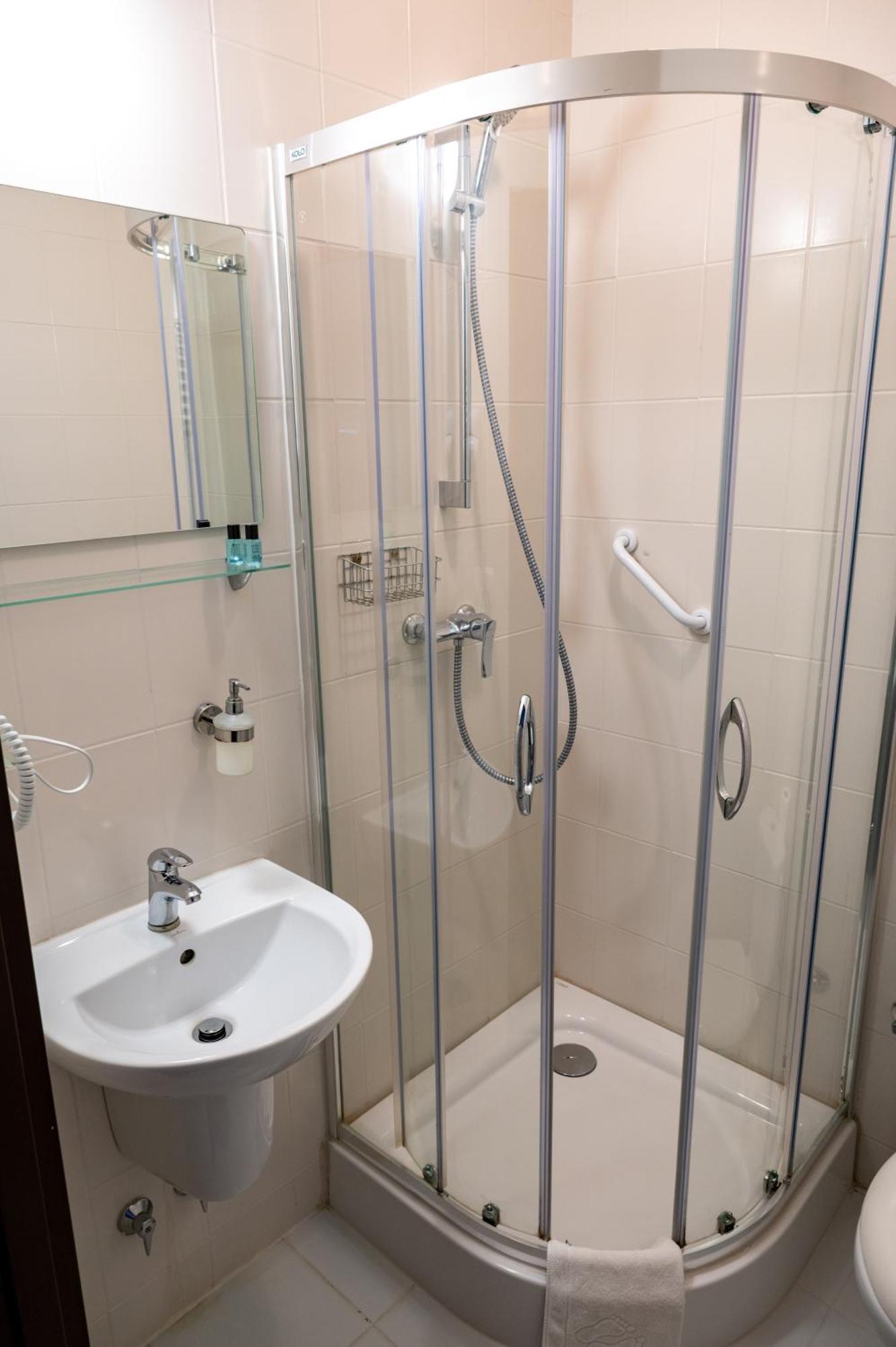 Hotel Duet Хелм Экстерьер фото