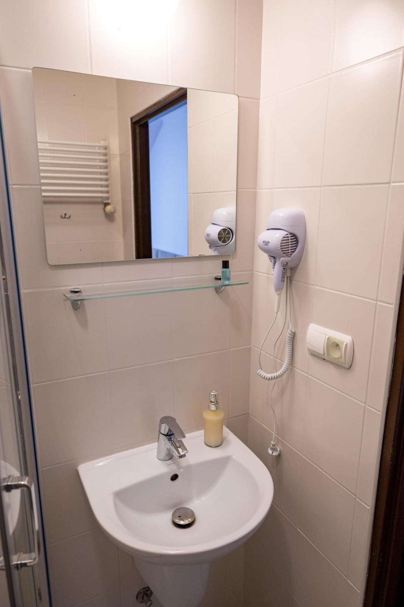 Hotel Duet Хелм Экстерьер фото