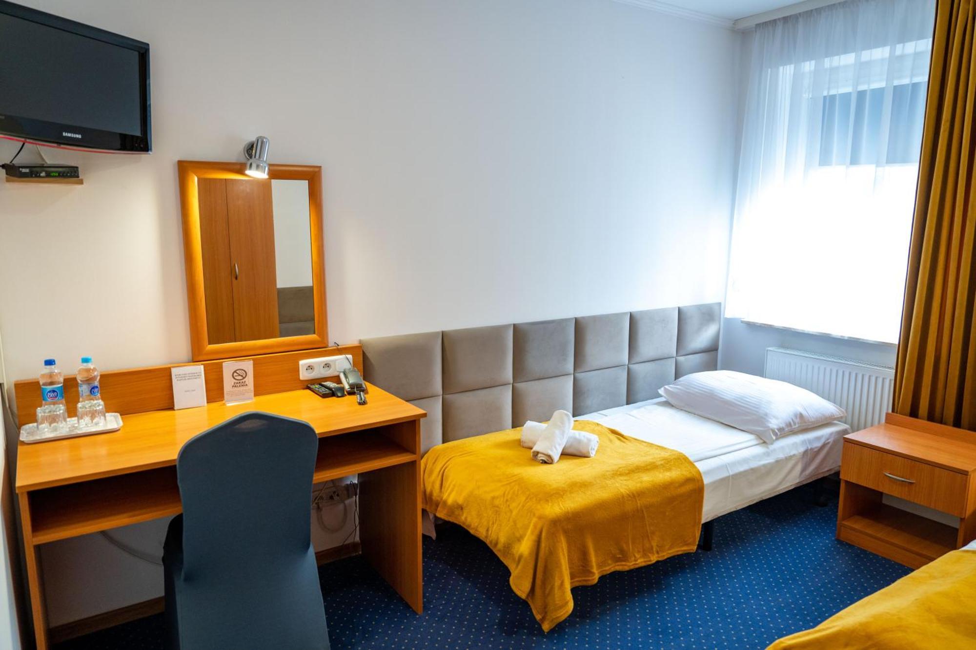 Hotel Duet Хелм Экстерьер фото