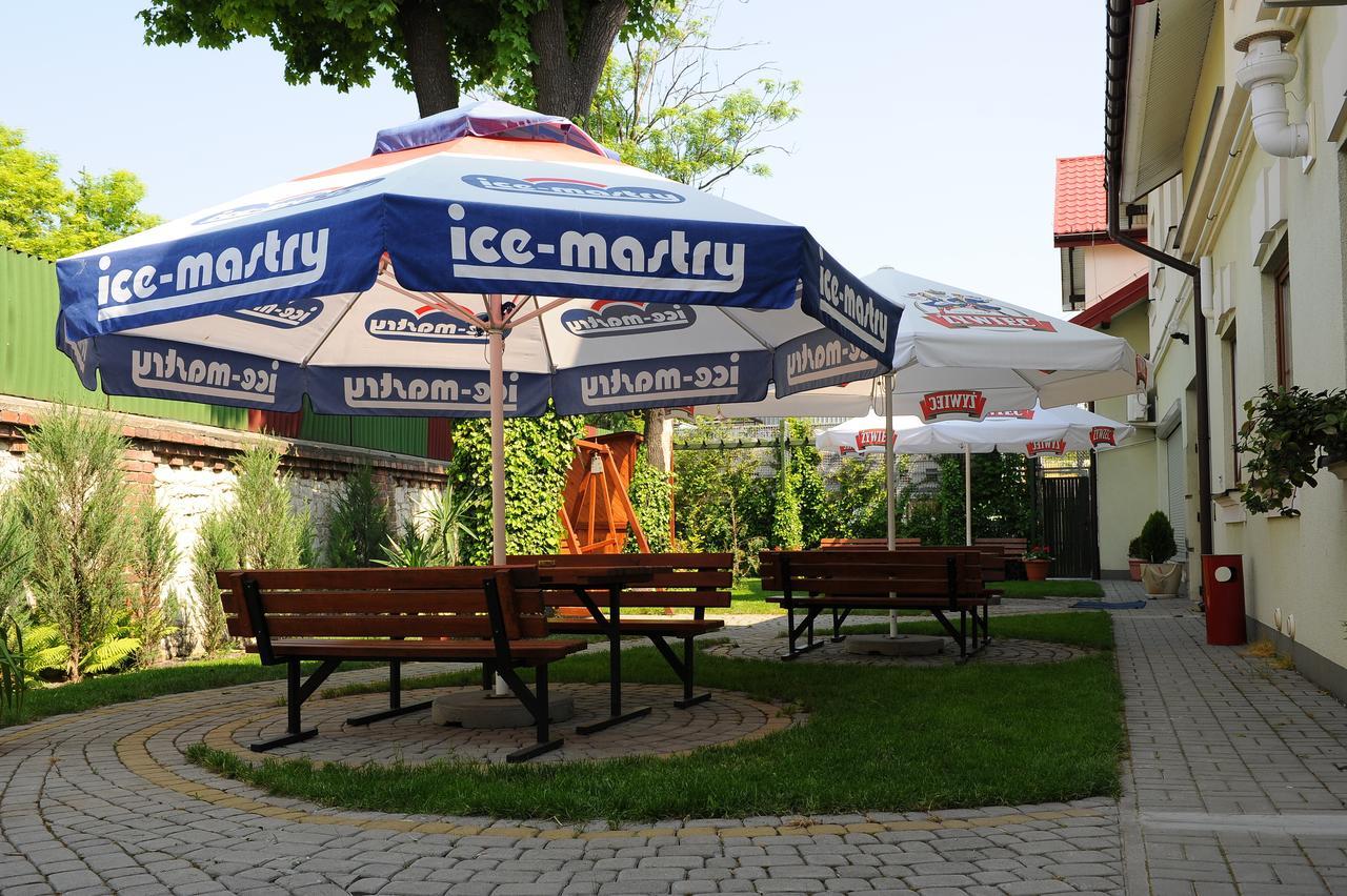 Hotel Duet Хелм Экстерьер фото